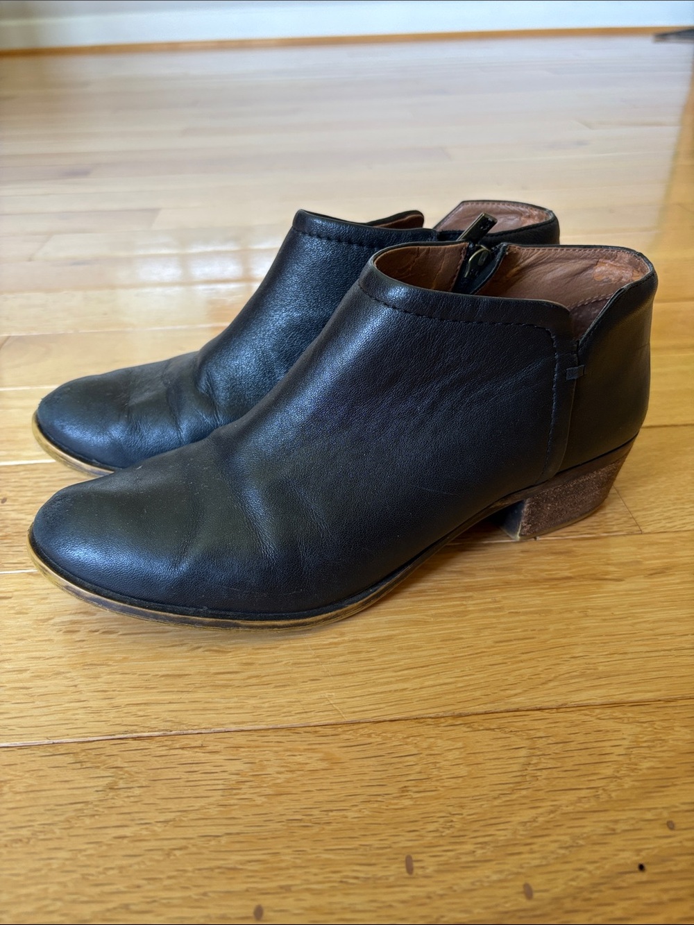 LUCKY Black Leather Ankle Booties